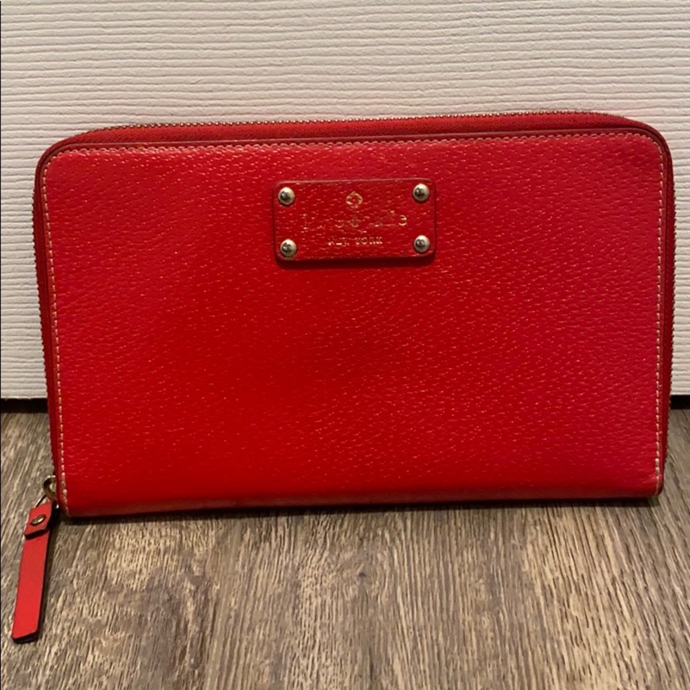 Kate Spade Grand Street zip travel wallet
